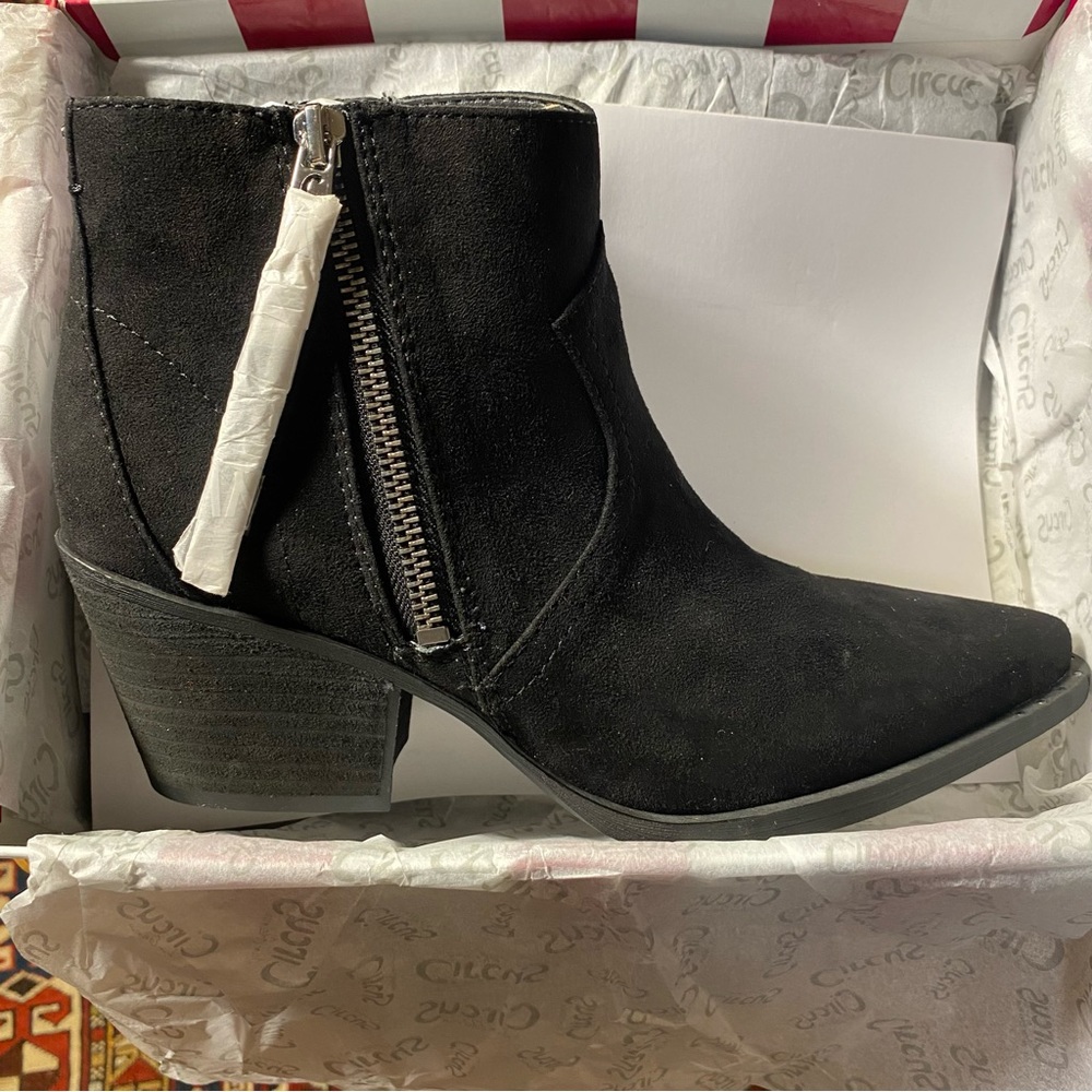 ☀️NEW Sam Edelman Circus Whistler Booties Women's Shoes In Black Suede Size 7.5